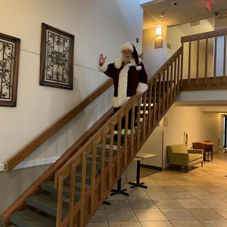Hastings Nichols Inn & Suites מראה חיצוני תמונה