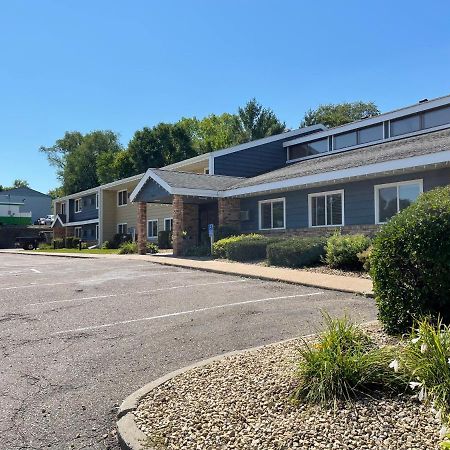 Hastings Nichols Inn & Suites מראה חיצוני תמונה