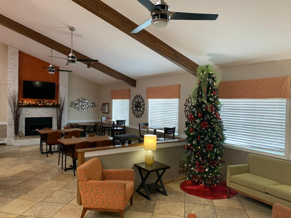 Hastings Nichols Inn & Suites מראה חיצוני תמונה