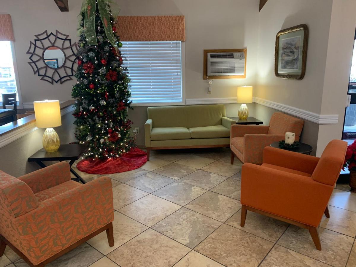 Hastings Nichols Inn & Suites מראה חיצוני תמונה