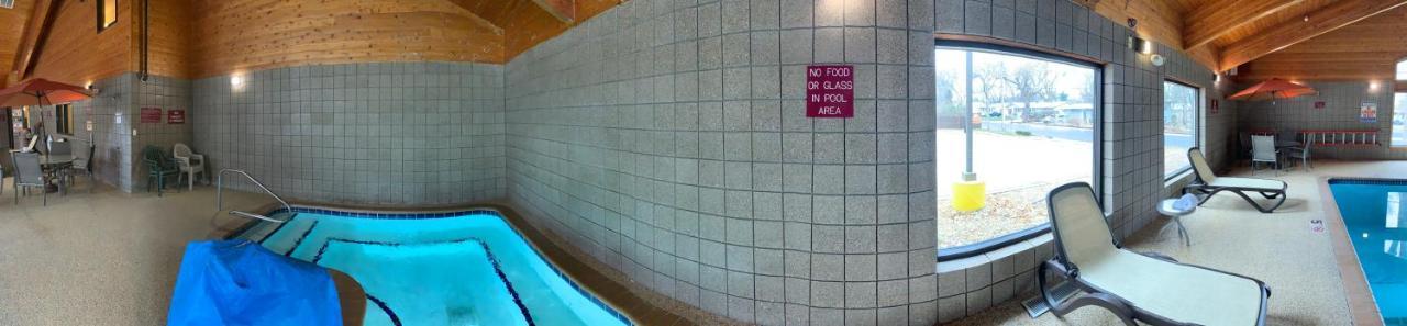 Hastings Nichols Inn & Suites מראה חיצוני תמונה