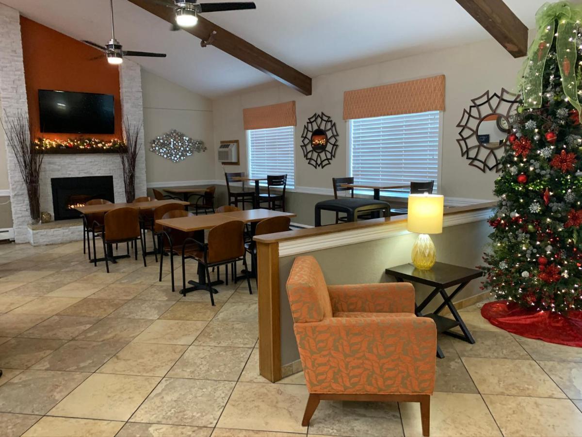 Hastings Nichols Inn & Suites מראה חיצוני תמונה