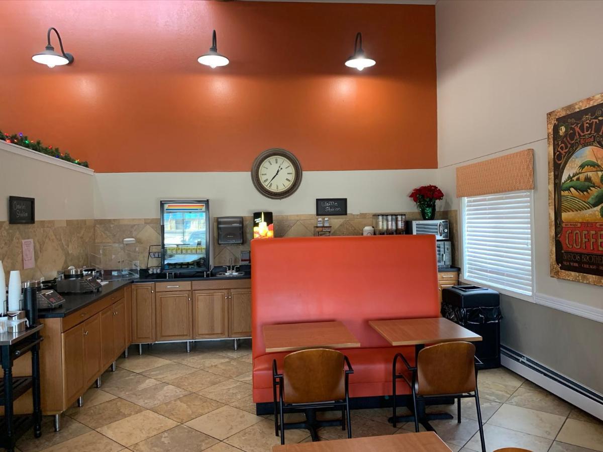 Hastings Nichols Inn & Suites מראה חיצוני תמונה