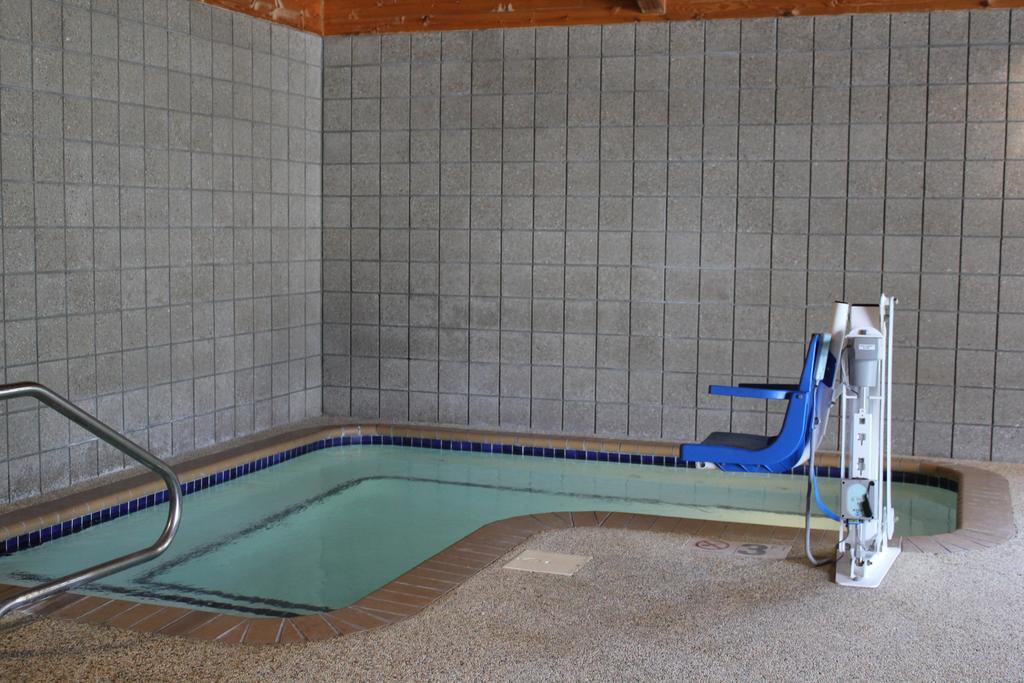 Hastings Nichols Inn & Suites מראה חיצוני תמונה